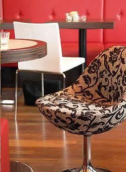 蒂伦广场城市酒店 酒店